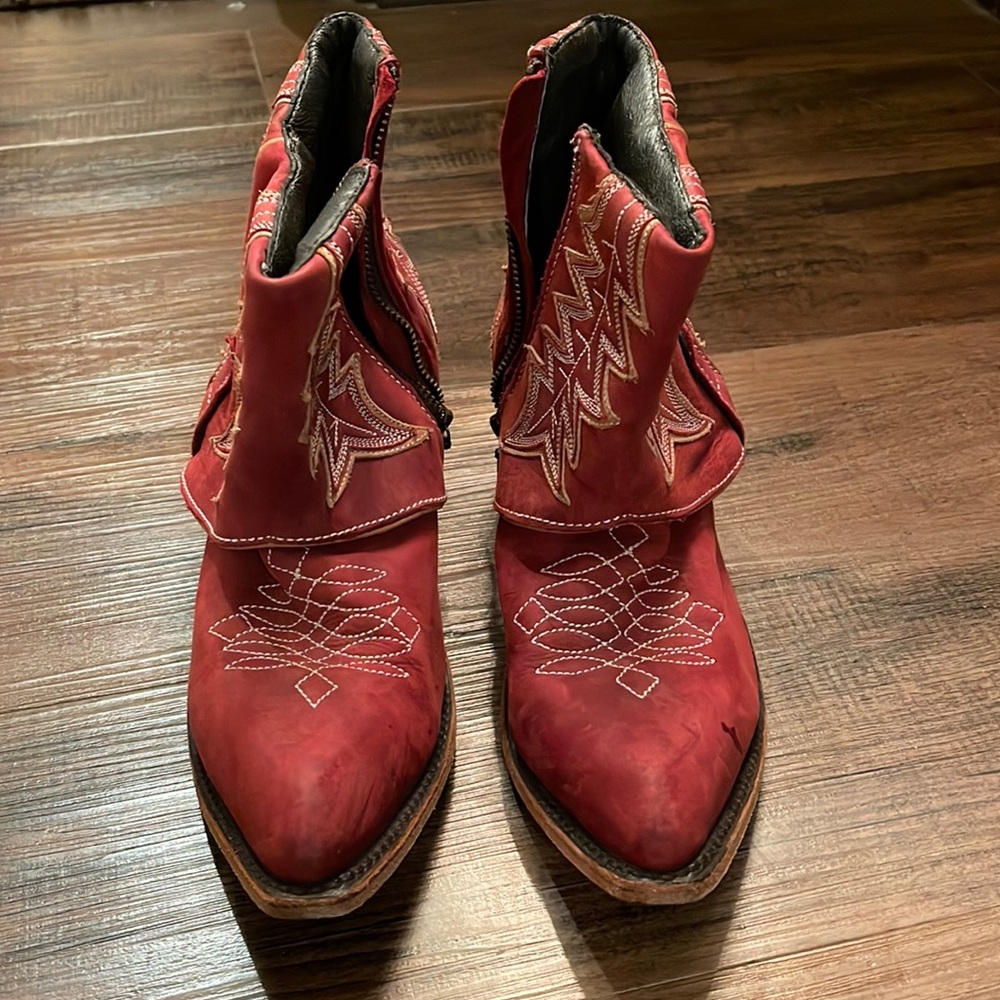 Liberty Black red booties